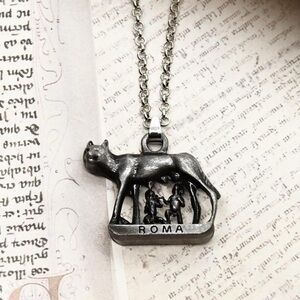Wolf Of Rome Roma Statue Necklace
